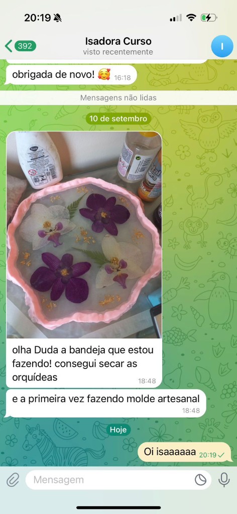 Resultado de aluna iniciante após aprender resina epóxi com a Duli